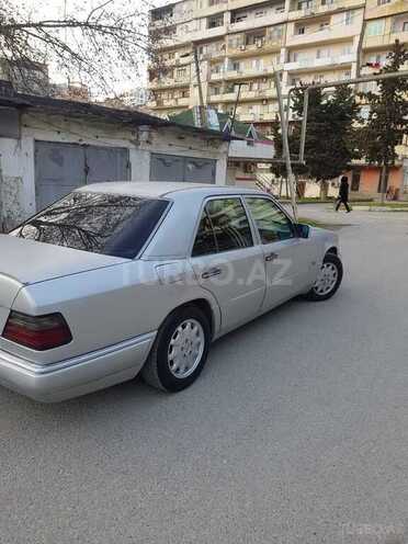 Mercedes E 220 1995, 394,000 km - 2.2 л - Bakı