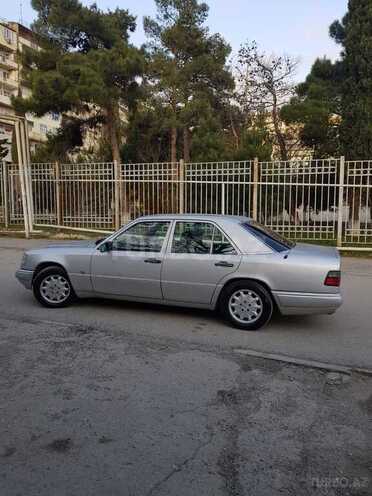 Mercedes E 220 1995, 394,000 km - 2.2 л - Bakı