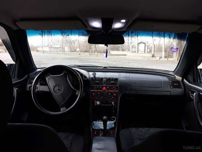 Mercedes C 240 1998, 298,000 km - 2.4 l - Qax