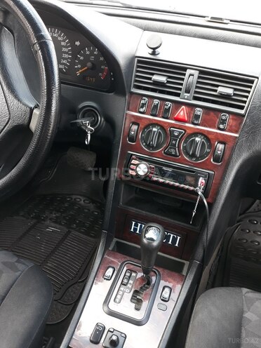 Mercedes C 240 1998, 298,000 km - 2.4 l - Qax
