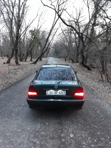 Mercedes C 240 1998, 298,000 km - 2.4 l - Qax