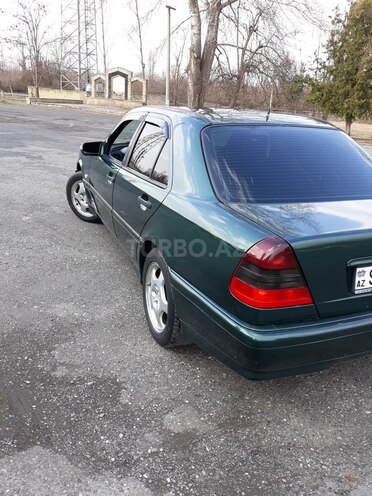 Mercedes C 240 1998, 298,000 km - 2.4 l - Qax