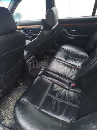 BMW 530 2001, 200,000 km - 3.0 l - Cəbrayıl