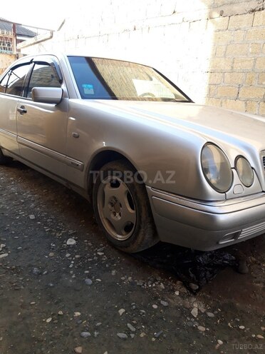 Mercedes E 290 1996, 368,312 km - 2.9 l - Yevlax