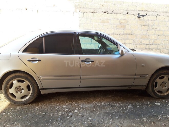 Mercedes E 290 1996, 368,312 km - 2.9 l - Yevlax