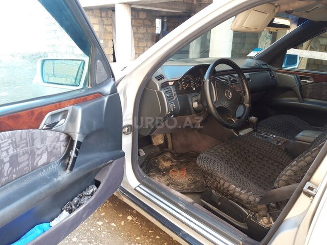 Mercedes E 290 1996, 368,312 km - 2.9 l - Yevlax