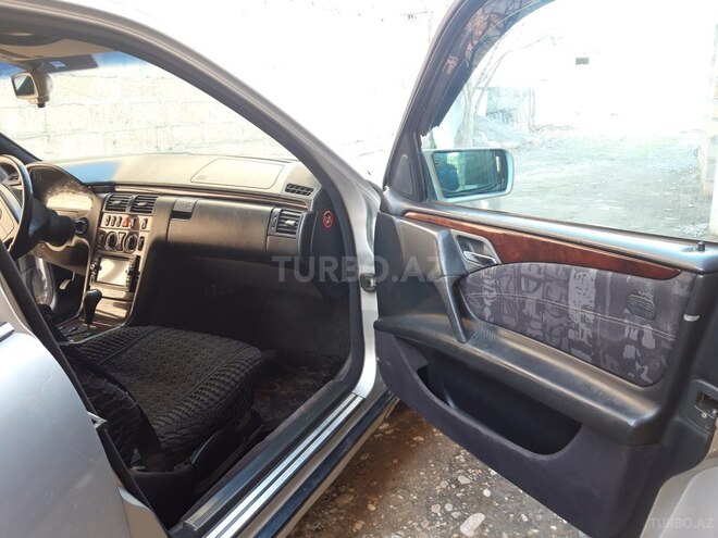 Mercedes E 290 1996, 368,312 km - 2.9 l - Yevlax