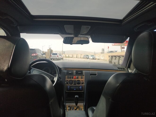 Mercedes E 280 1999, 430,000 km - 2.8 l - Bakı