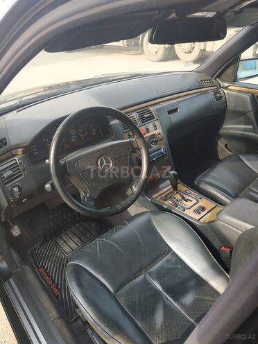 Mercedes E 280 1999, 430,000 km - 2.8 l - Bakı