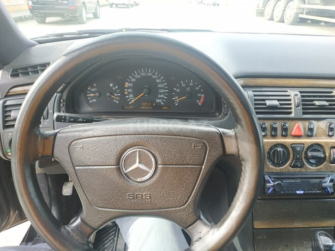 Mercedes E 280 1999, 430,000 km - 2.8 l - Bakı