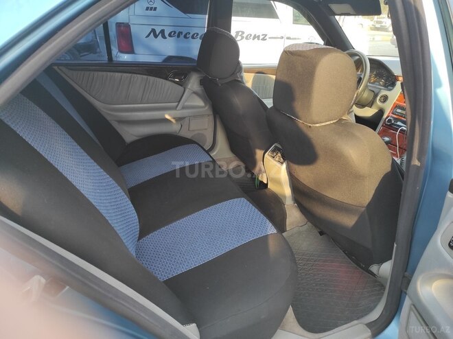 Mercedes E 220 1997, 451,652 km - 2.2 l - Tovuz