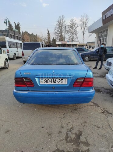 Mercedes E 220 1997, 451,652 km - 2.2 l - Tovuz