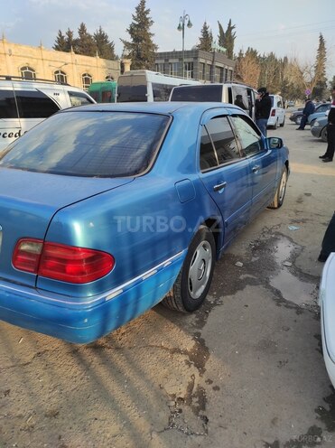 Mercedes E 220 1997, 451,652 km - 2.2 l - Tovuz