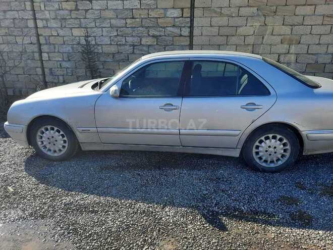 Mercedes E 200 2000, 251,321 km - 2.0 l - Biləsuvar