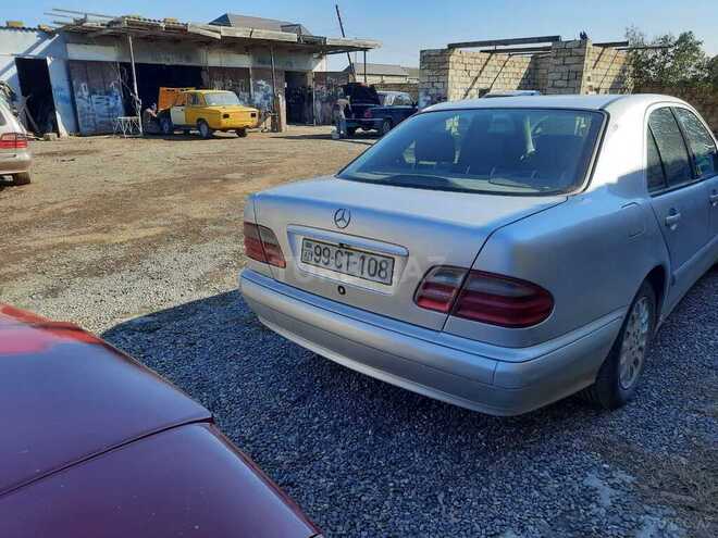 Mercedes E 200 2000, 251,321 km - 2.0 l - Biləsuvar