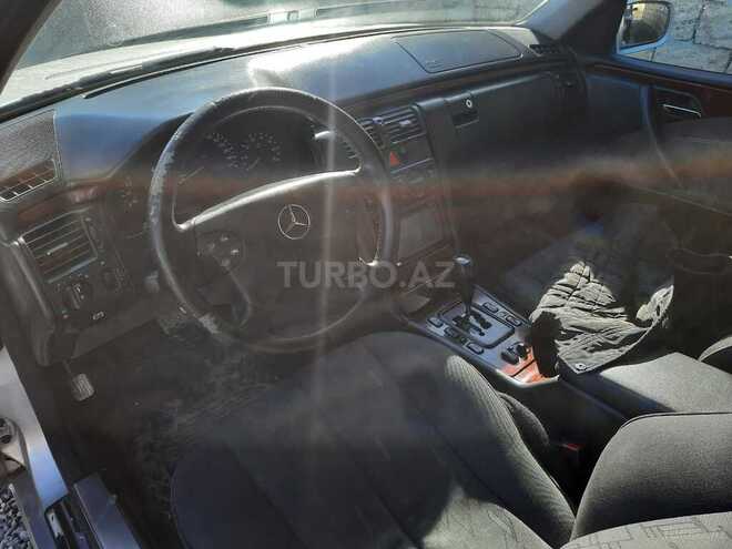 Mercedes E 200 2000, 251,321 km - 2.0 l - Biləsuvar