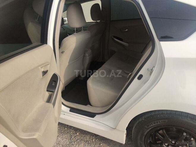 Toyota Prius 2015, 126,000 km - 1.8 л - Bakı