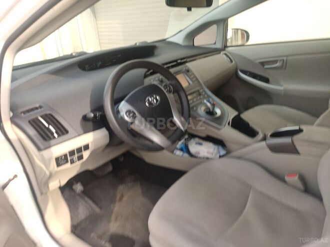 Toyota Prius 2015, 126,000 km - 1.8 л - Bakı