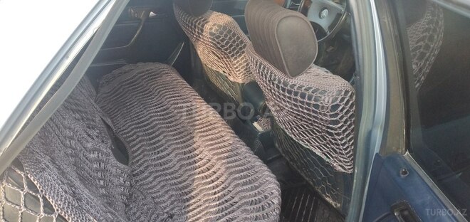 Mercedes E 250 1990, 253,685 km - 2.5 l - Beyləqan