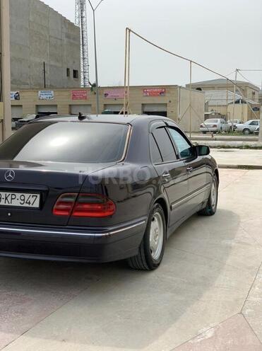 Mercedes E 270 2000, 299,000 km - 2.7 l - Sumqayıt
