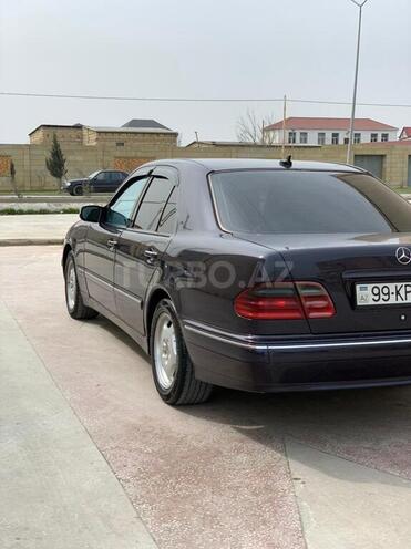Mercedes E 270 2000, 299,000 km - 2.7 l - Sumqayıt