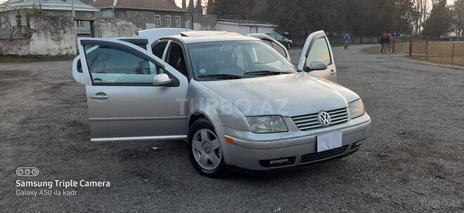Volkswagen Jetta 2000, 381,000 km - 2.0 l - Qax