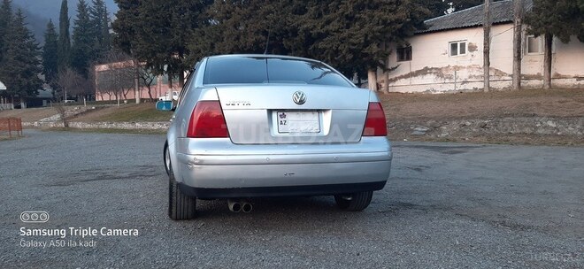 Volkswagen Jetta 2000, 381,000 km - 2.0 l - Qax
