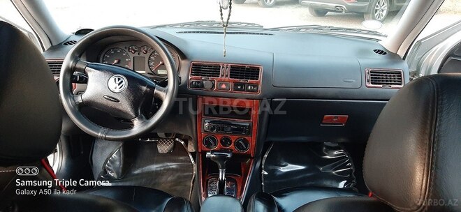 Volkswagen Jetta 2000, 381,000 km - 2.0 l - Qax