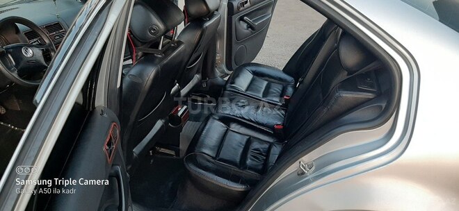Volkswagen Jetta 2000, 381,000 km - 2.0 l - Qax