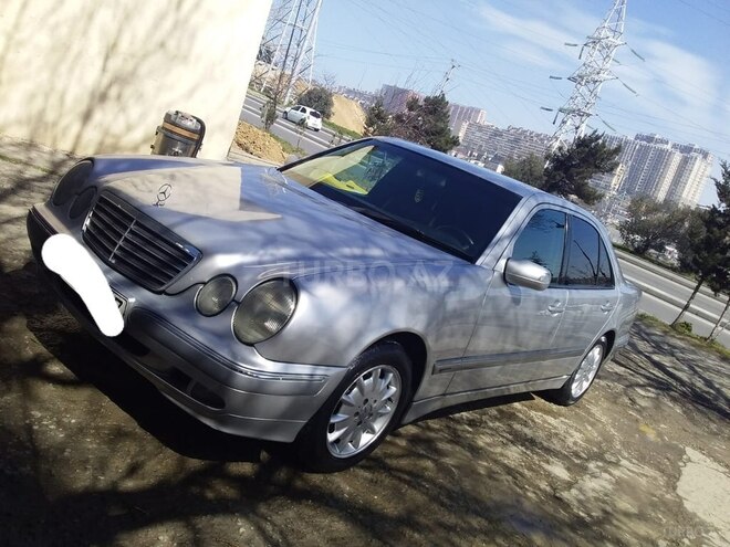 Mercedes E 220 1999, 320,000 km - 2.2 l - Bakı