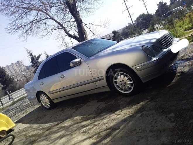 Mercedes E 220 1999, 320,000 km - 2.2 l - Bakı