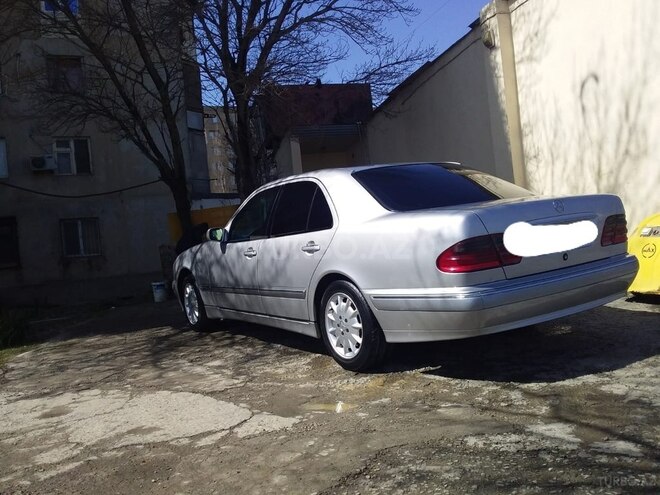 Mercedes E 220 1999, 320,000 km - 2.2 l - Bakı