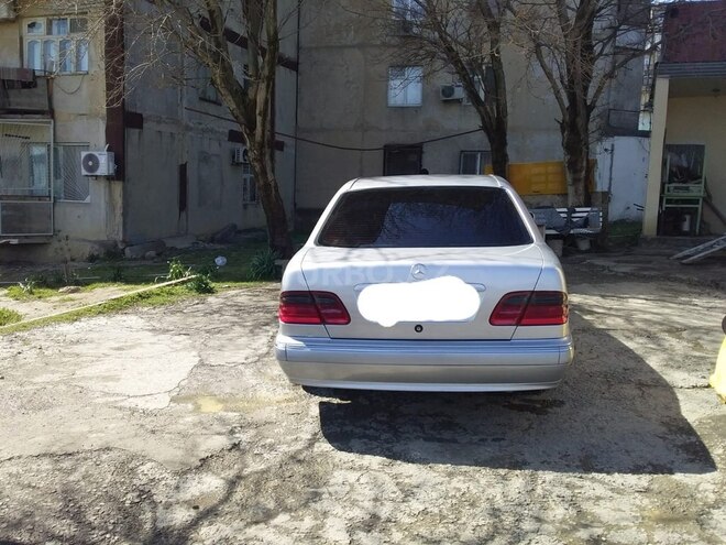 Mercedes E 220 1999, 320,000 km - 2.2 l - Bakı