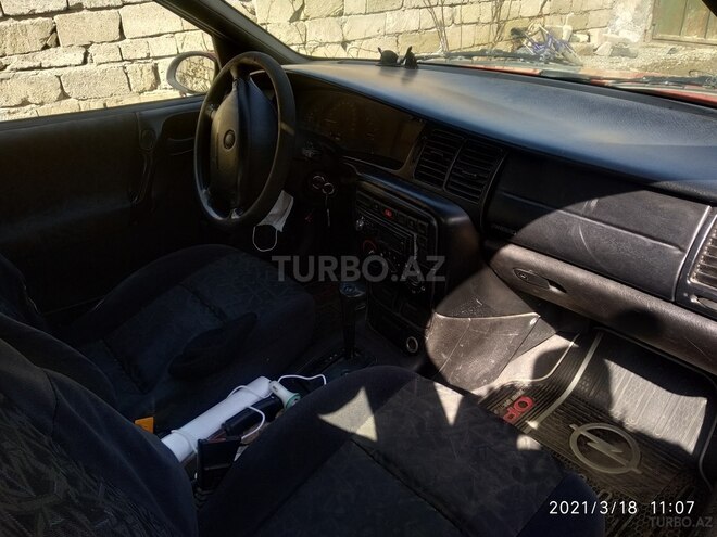 Opel Vectra 1995, 423,816 km - 1.6 л - Bakı