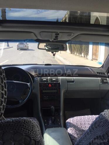 Mercedes E 320 1995, 200,000 km - 3.2 l - Bakı