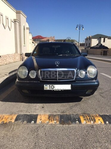 Mercedes E 320 1995, 200,000 km - 3.2 l - Bakı