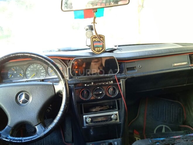 Mercedes 190 1992, 165,350 km - 1.8 л - Bakı