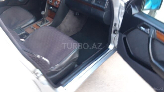 Mercedes E 200 1995, 530,000 km - 2.0 l - Bakı