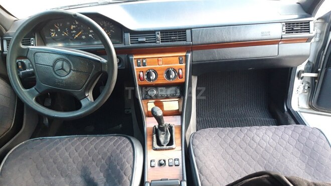 Mercedes E 200 1995, 530,000 km - 2.0 l - Bakı