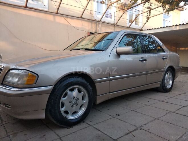 Mercedes C 230 2000, 210,297 km - 2.3 л - Qusar