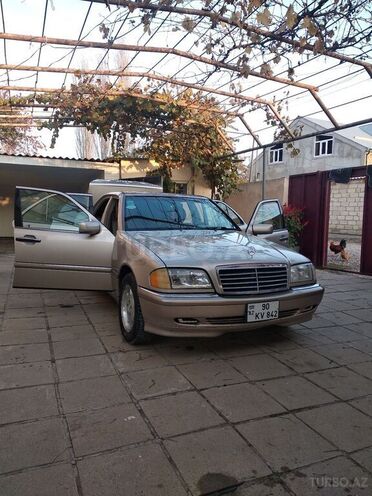 Mercedes C 230 2000, 210,297 km - 2.3 л - Qusar