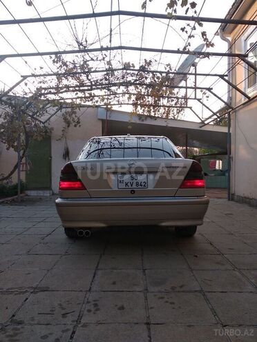 Mercedes C 230 2000, 210,297 km - 2.3 л - Qusar