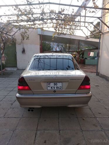 Mercedes C 230 2000, 210,297 km - 2.3 л - Qusar