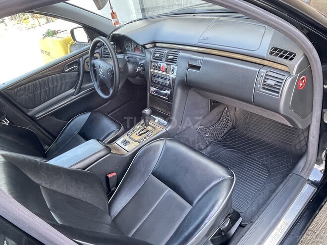 Mercedes E 280 1999, 325,000 km - 2.8 л - Bakı