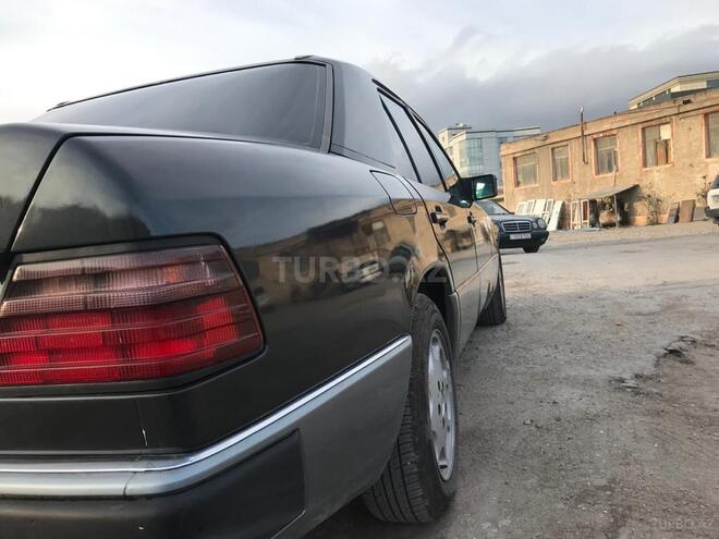 Mercedes E 220 1993, 432,000 km - 2.2 l - Bakı