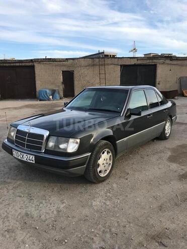 Mercedes E 220 1993, 432,000 km - 2.2 l - Bakı