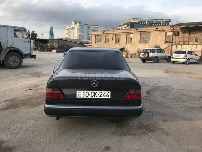 Mercedes E 220 1993, 432,000 km - 2.2 l - Bakı