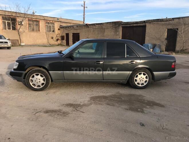 Mercedes E 220 1993, 432,000 km - 2.2 l - Bakı
