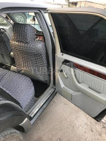 Mercedes E 220 1993, 432,000 km - 2.2 l - Bakı