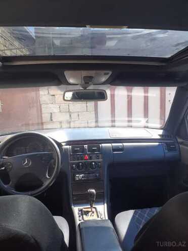 Mercedes E 220 1999, 330,662 km - 2.2 л - Bakı